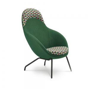 zielony fotel wypoczynkowy na czarnych stalowych nogach
