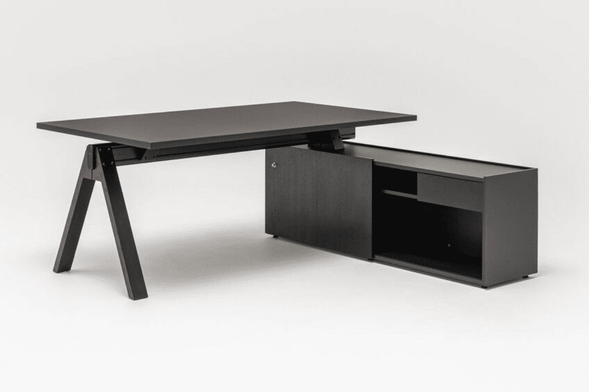 nowoczesne i designerskie czarne biurko gabinetowe na drewnianych nogach i czarnym pomocniku