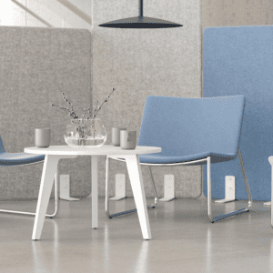 Mały biały Stolik okolicznościowy do biura AMBER minimalistyczne fotele wypoczynkowe w niebieskiej tapicerce